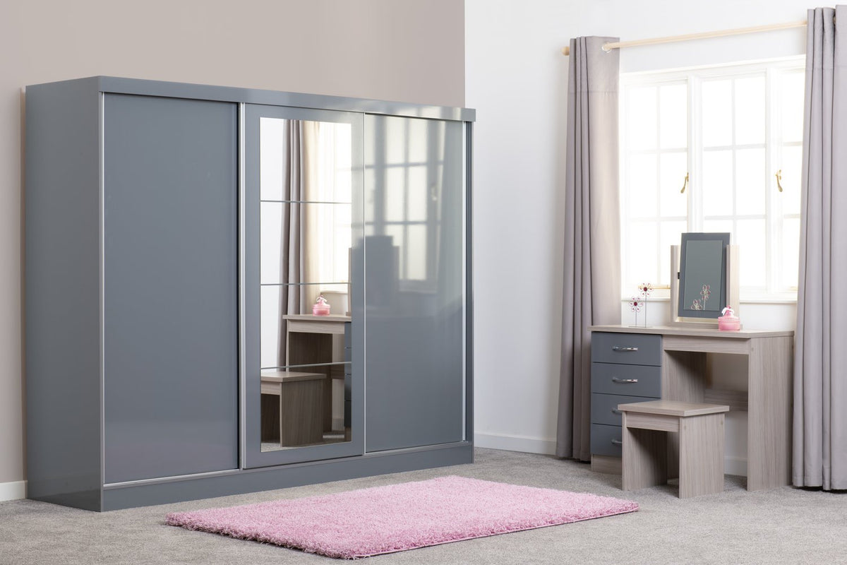 Nevada 3 Door Sliding Wardrobe - Grey Gloss