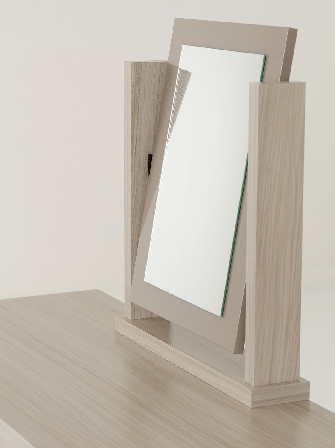 Nevada 4 Drawer Dressing Table Set - Oyster Gloss/Light Oak Effect Veneer